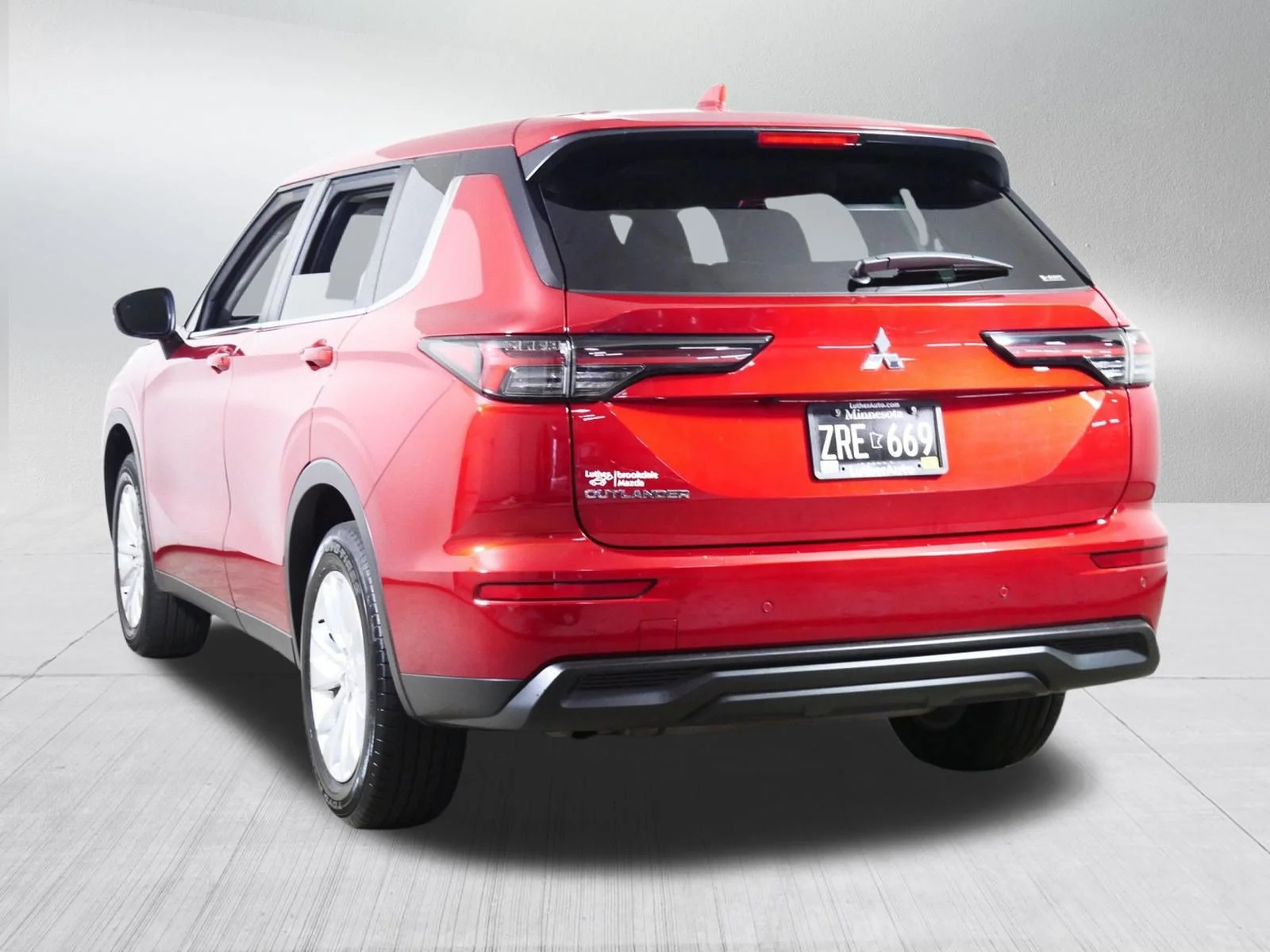 Used 2025 Red Diamond Mitsubishi ES image 5