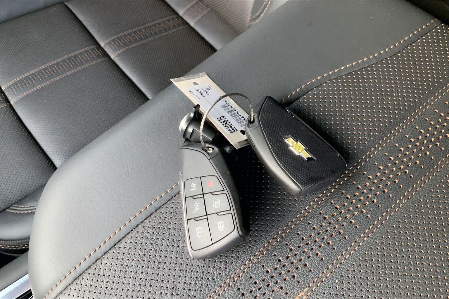 Used 2025 Sterling Gray Metallic Chevrolet High Country image 14