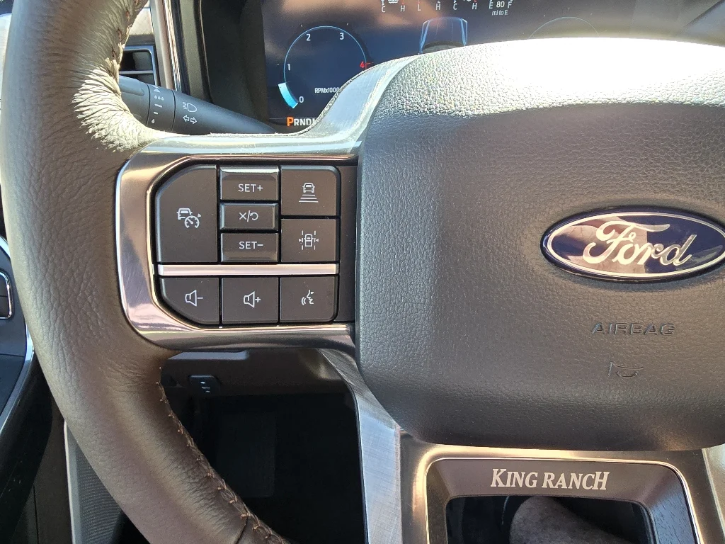 New 2027 Star White Metallic Tri-Coat Ford F-450® King Ranch® image 18