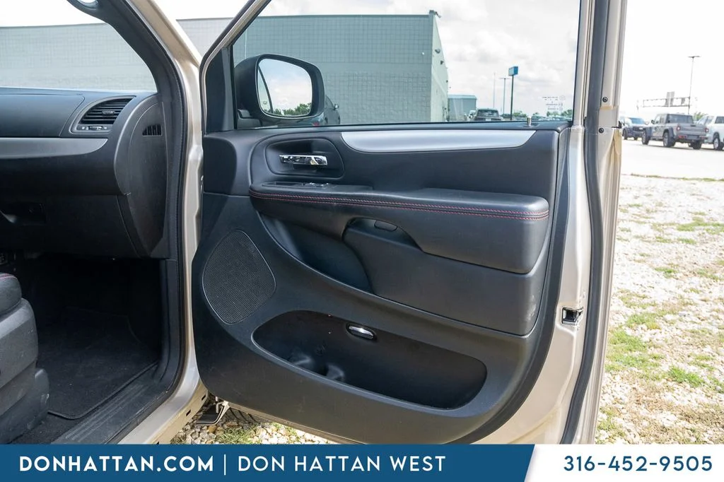 Used 2016 Beige Dodge R/T image 25