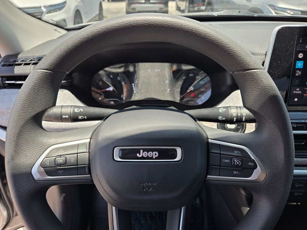 Used 2022 Silver Jeep Sport image 31