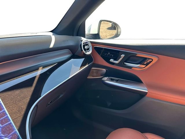 New 2026 Polar White Mercedes-Benz GLC 300 image 24