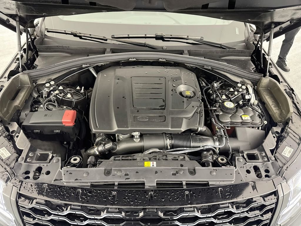 Used 2022 Black Land Rover S image 31
