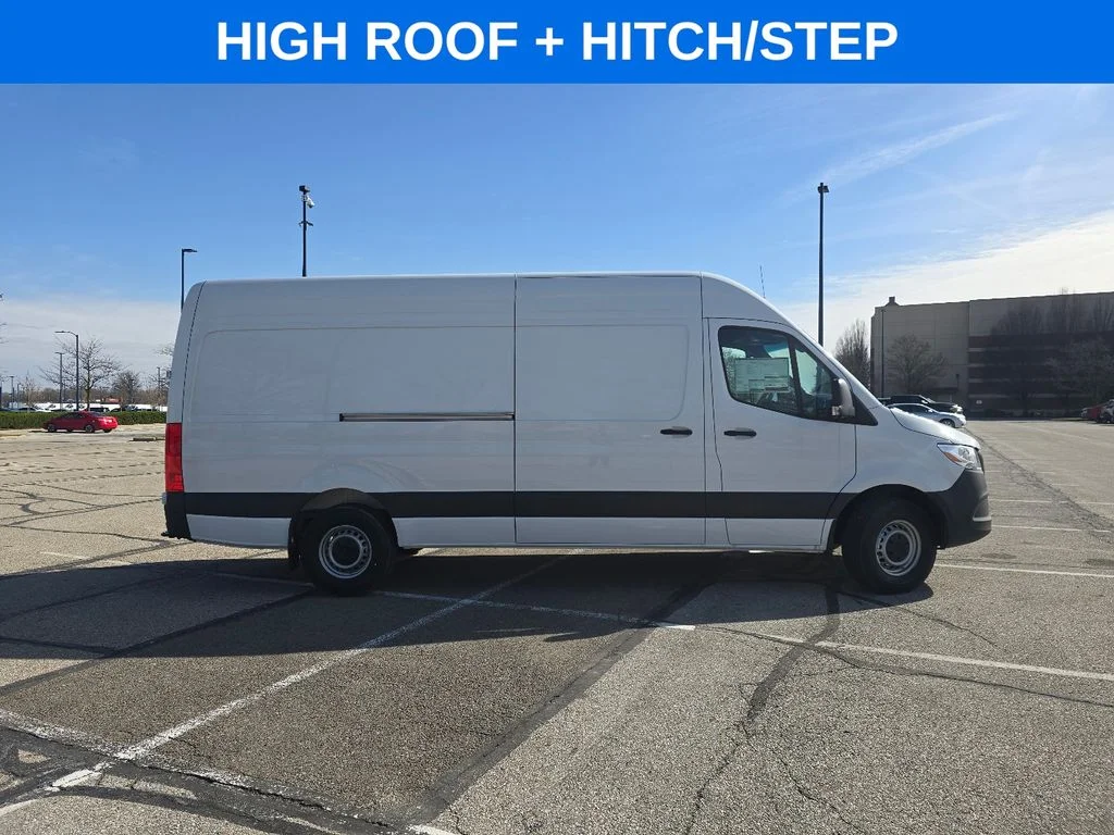 New 2026 Arctic White Mercedes-Benz Cargo 170 WB image 11