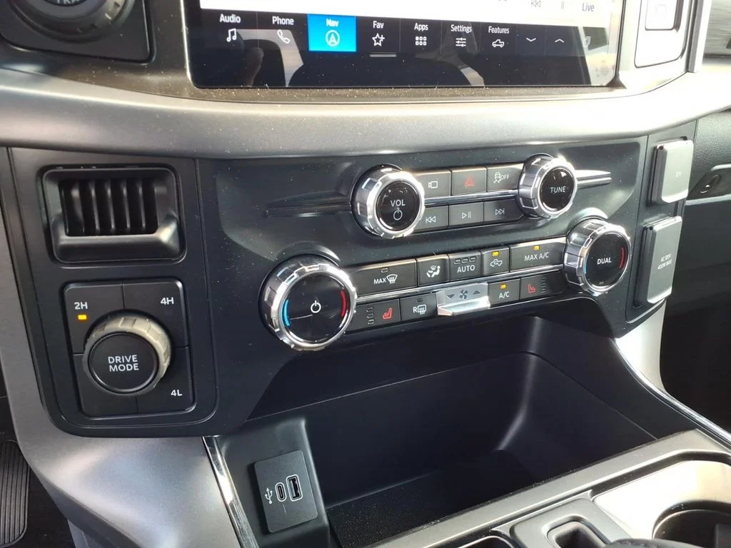 New 2026 Agate Black Metallic Ford XLT image 18