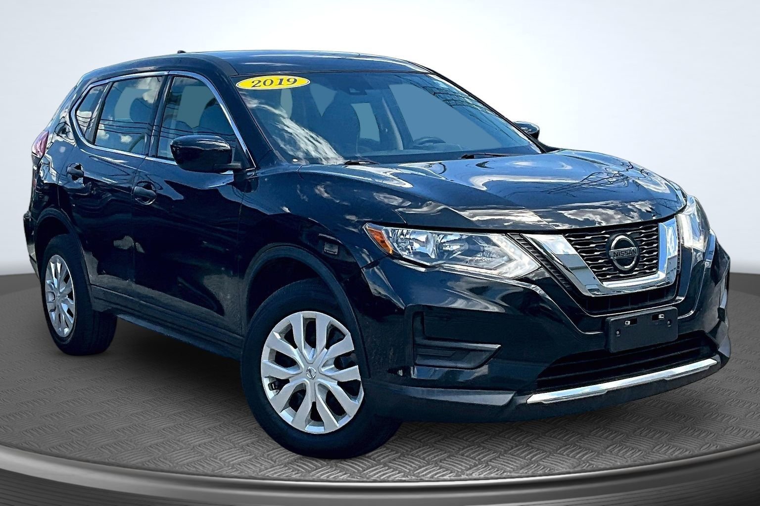 Used 2019 Black Nissan S image 2