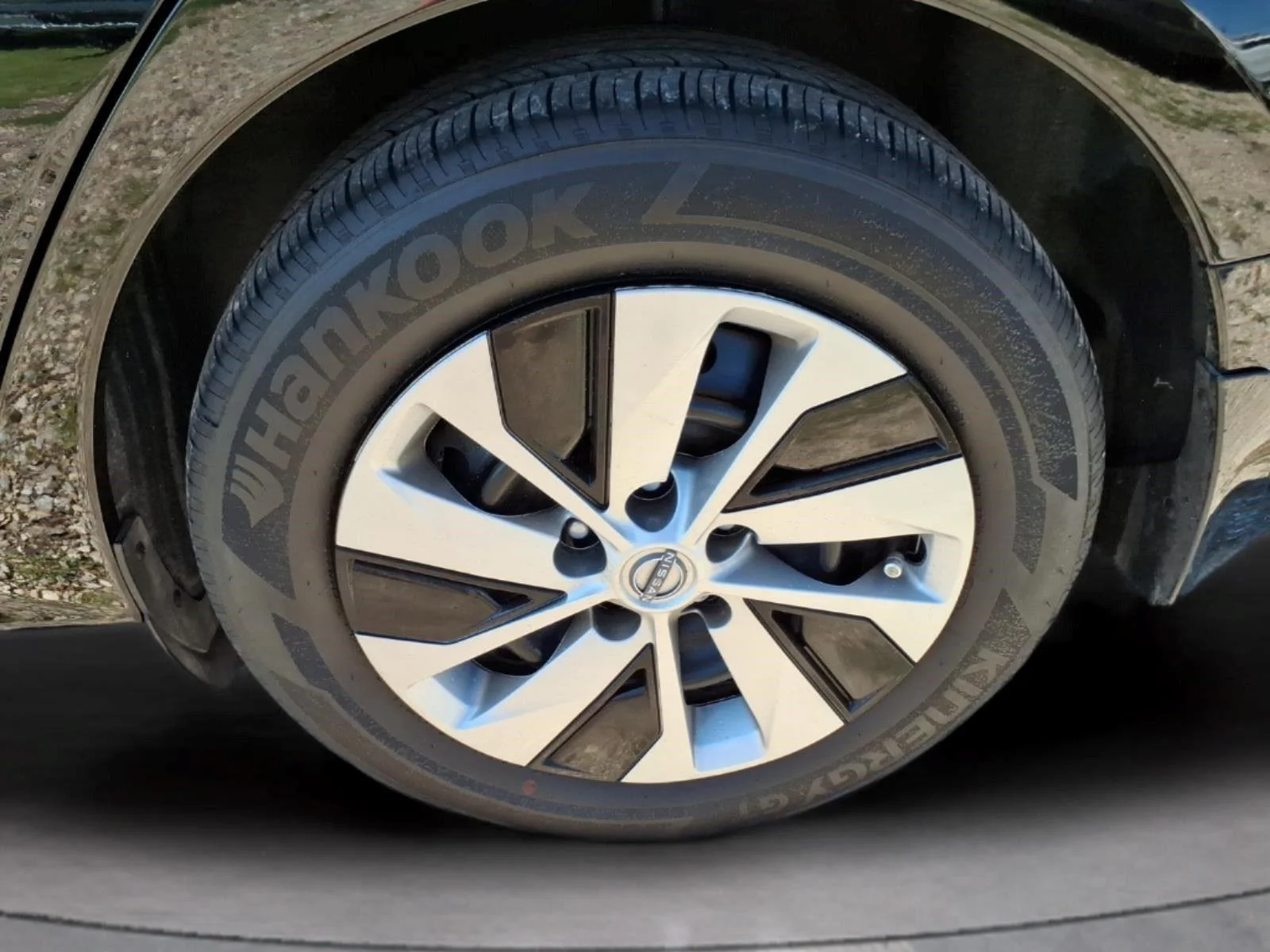 Used 2024 Super Black Nissan 2.5 S image 10
