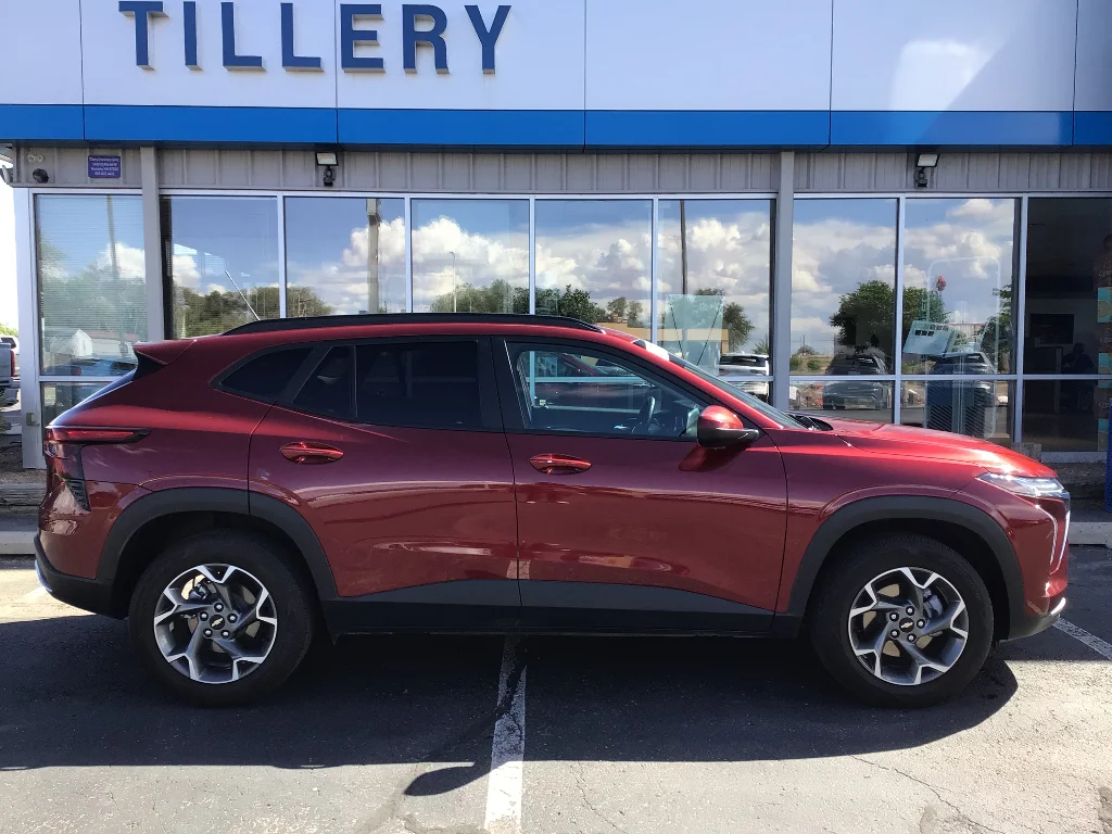 Used 2025 Crimson Metallic Chevrolet LT image 1