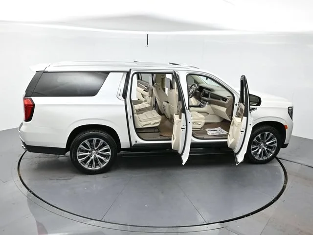 Used 2021 WHITE FROST TRICOAT GMC Denali image 46