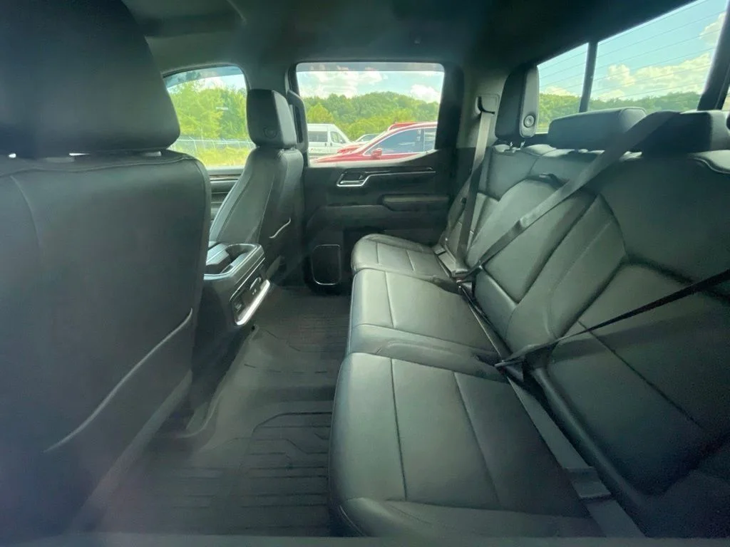Used 2022 Black GMC Elevation image 18