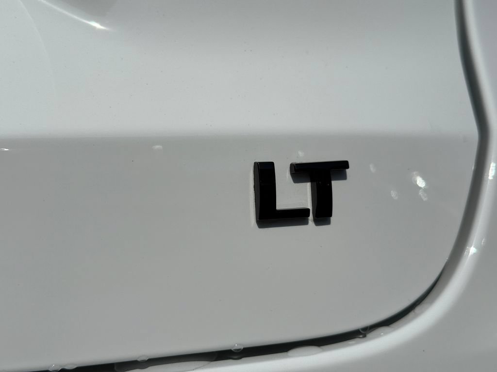 Used 2026 Summit White Chevrolet LT image 10