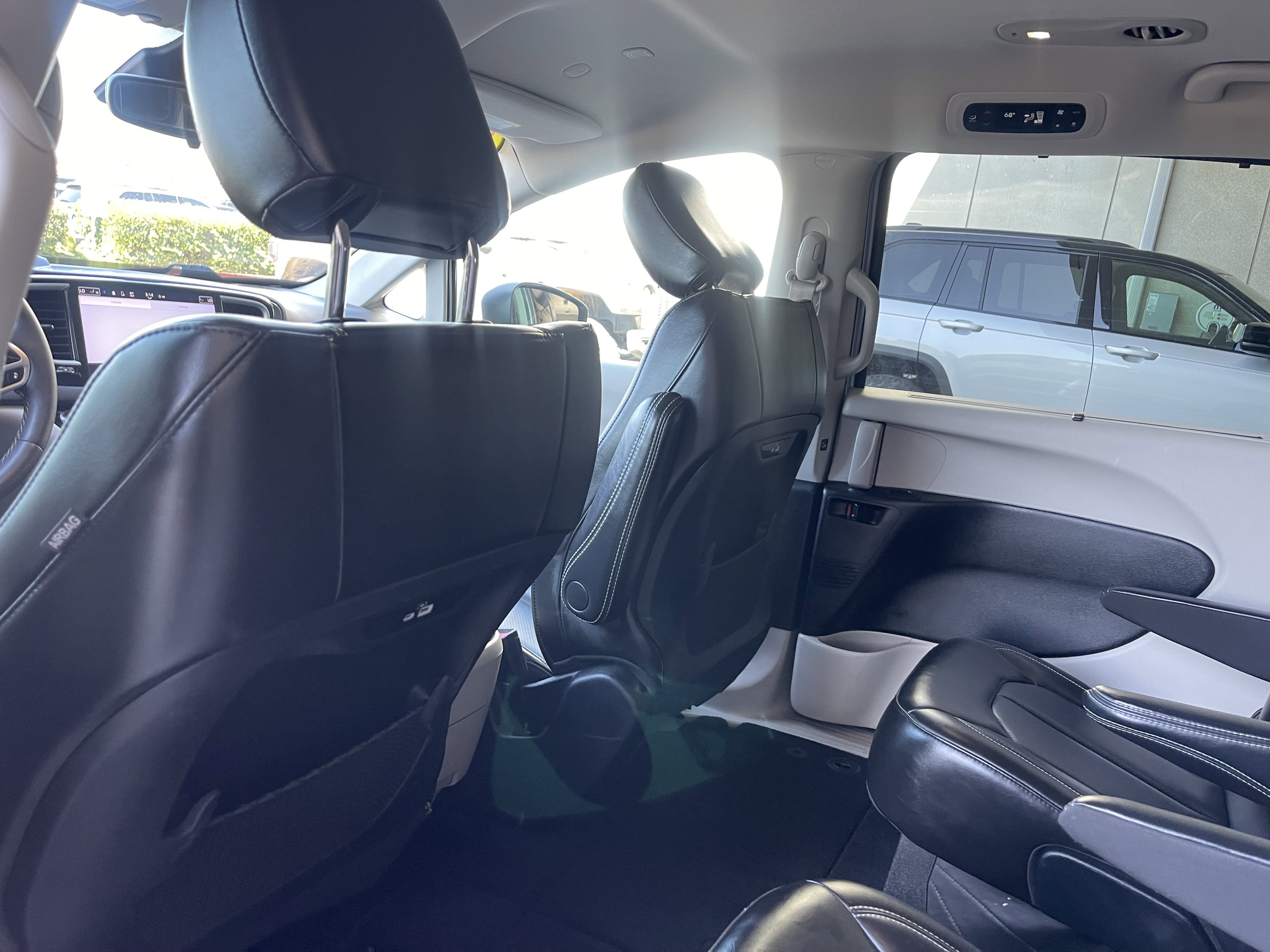 Used 2023 Silver Chrysler Touring L image 19