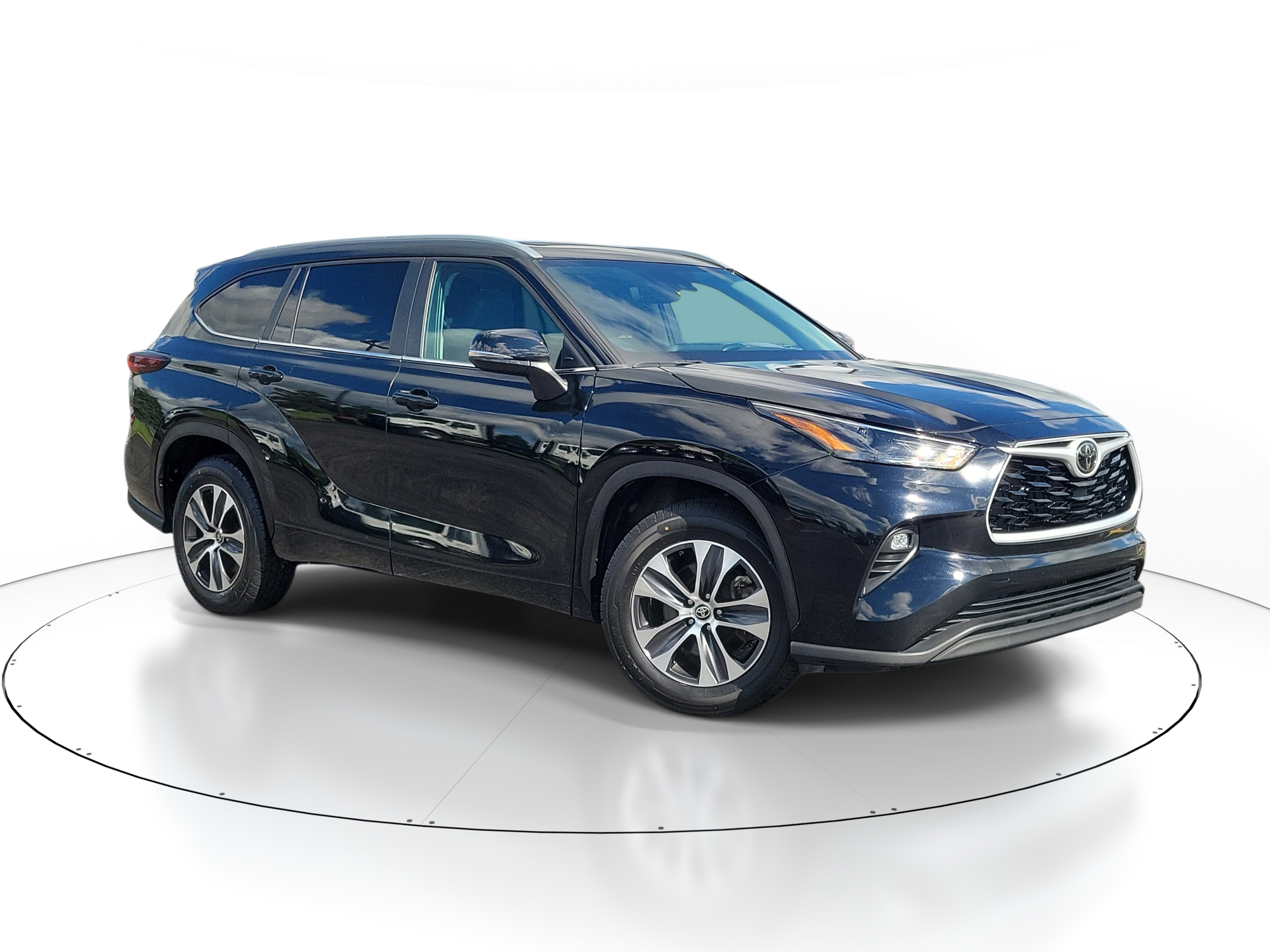 Used 2024 Midnight Black Metallic Toyota XLE image 3