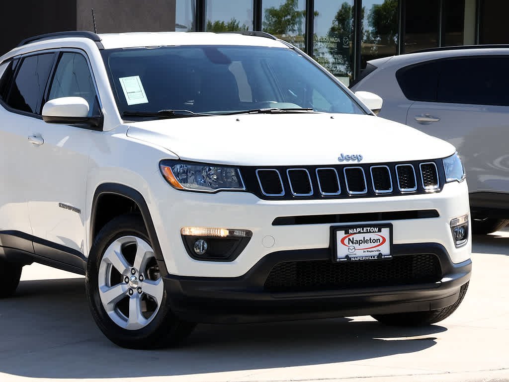 Used 2018 White Clearcoat Jeep Latitude image 3