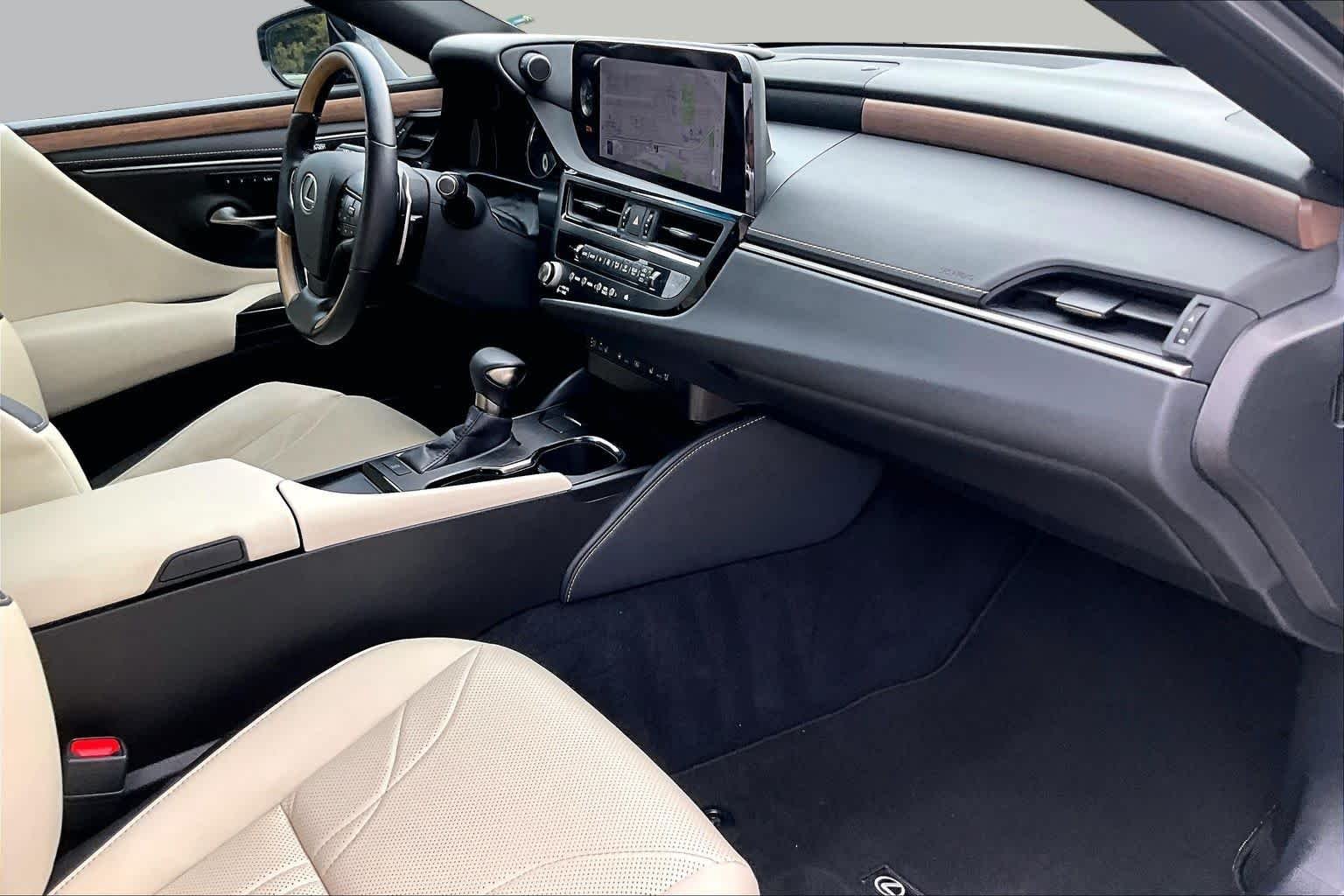 Used 2025 Caviar Lexus Ultra Luxury image 19