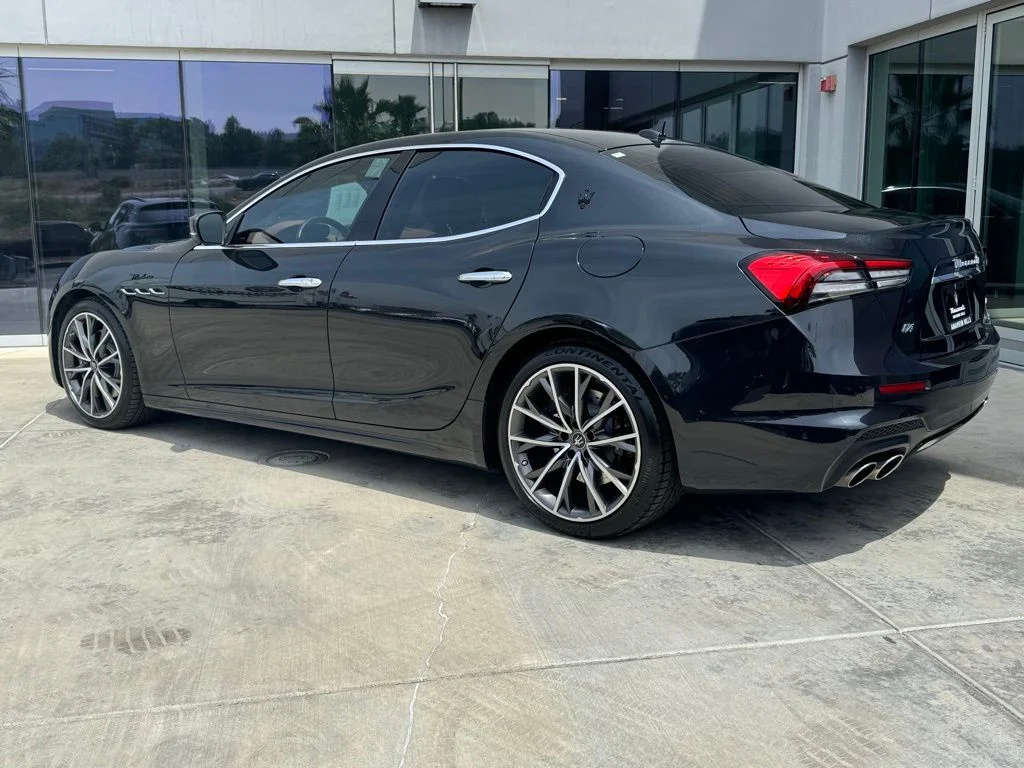 Used 2023 Nero Ribelle Metallic Maserati Modena Q4 image 6