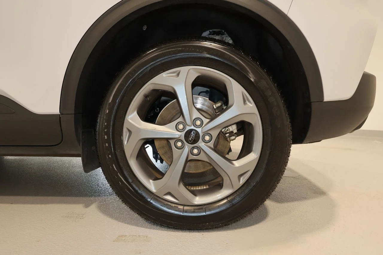 Used 2025 Silver Ford ST-Line Select image 33