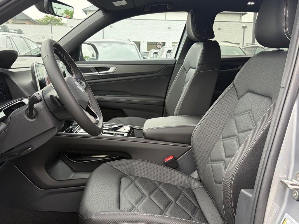 New 2026 Silver Mist Metallic Volkswagen 2.0T SE w/Technology image 9