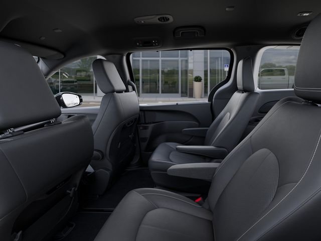 New 2026 Red Hot Pearl-Coat Exterior Paint Chrysler Select image 23