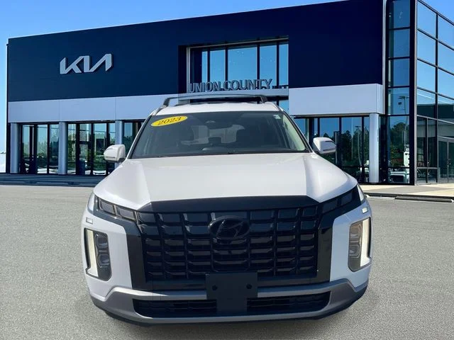Used 2023 White Hyundai SEL image 2