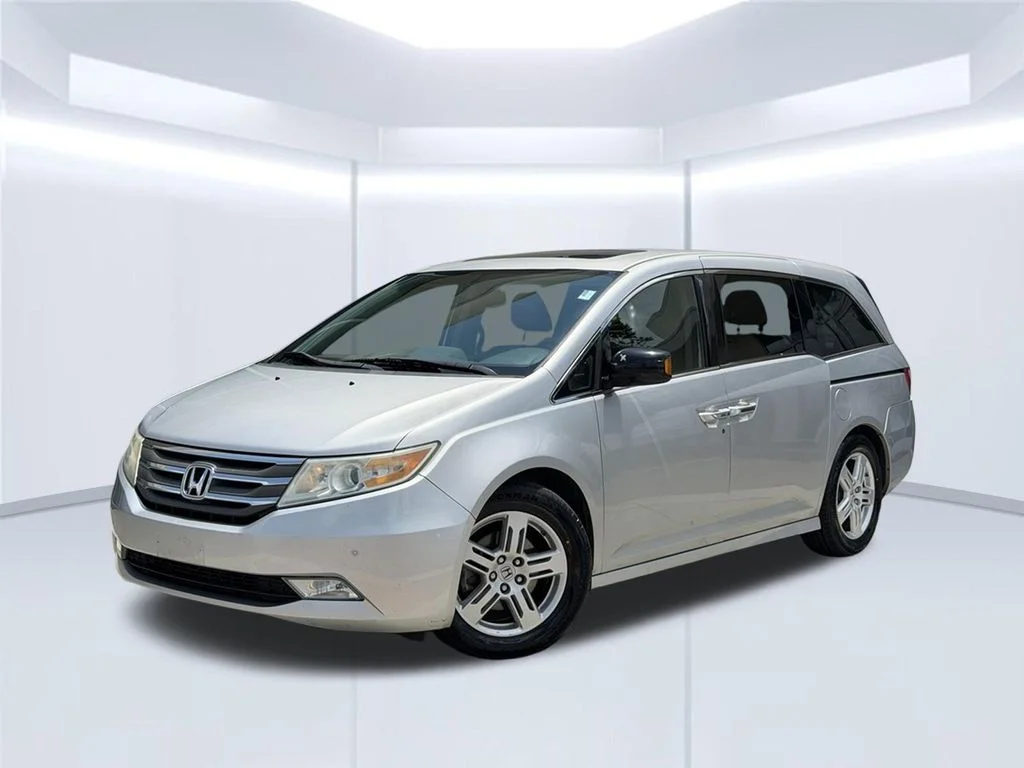 Used 2013 Silver Honda Touring image 1