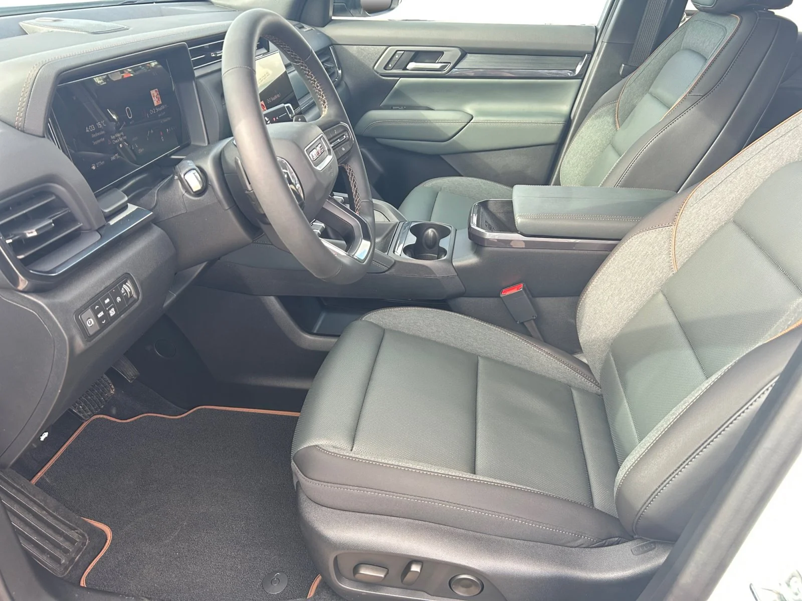 New 2027 Summit White GMC AWD AT4 image 14