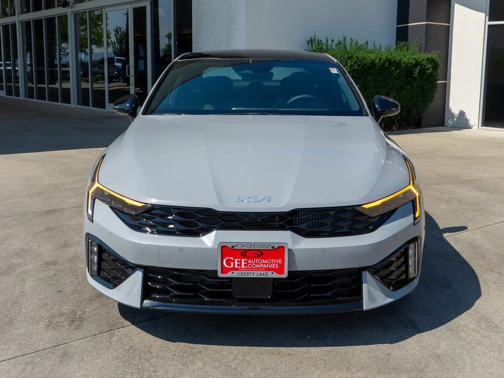 New 2026 Wolf Gray Kia GT image 2