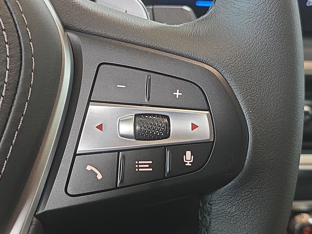 New 2026 Mineral White Metallic BMW sDrive40i image 11