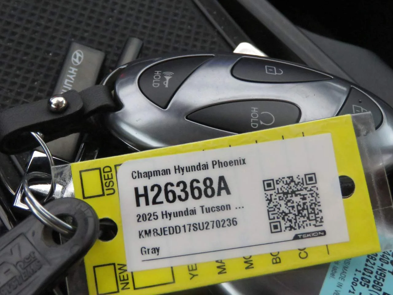 Used 2025 Amazon Gray Metallic Hyundai Limited image 12