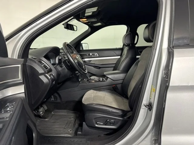 Used 2017 Ingot Silver Ford XLT image 11