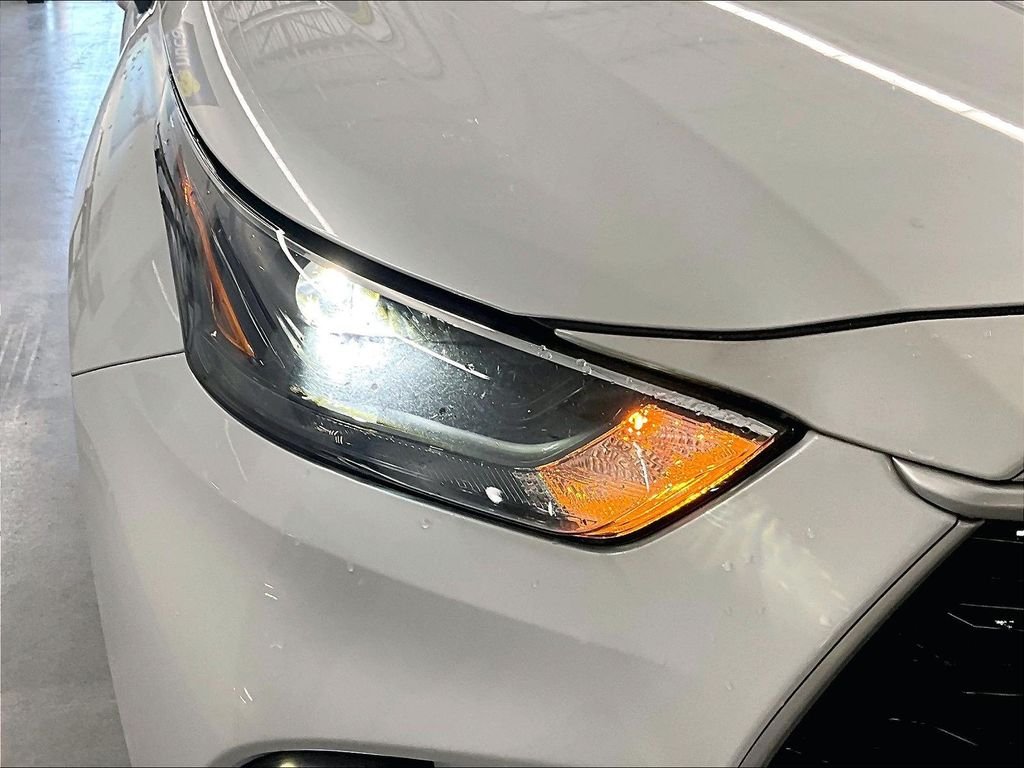 Used 2022 Pearl Toyota XLE image 32