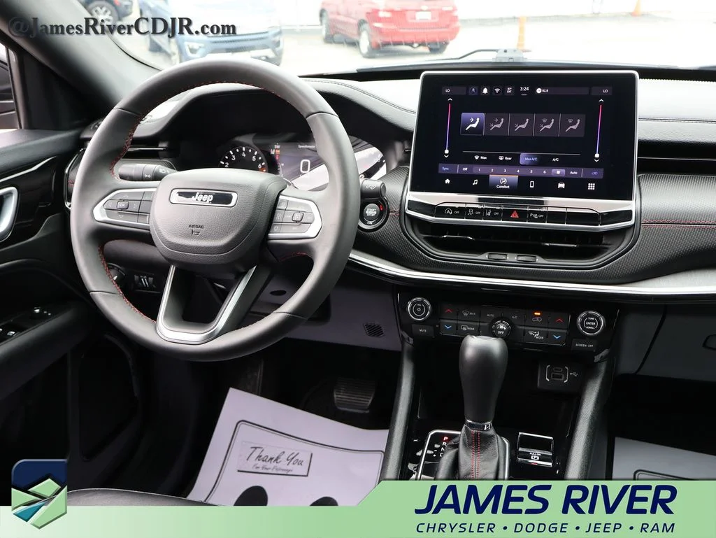 2025 Jeep Compass Trailhawk - Photo 13