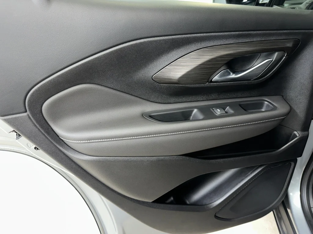 Used 2023 Sterling Metallic GMC SLE image 19