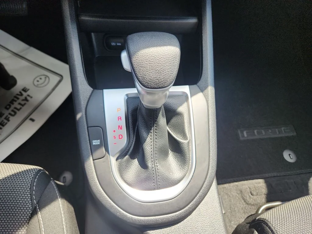 Used 2024 Red Kia LXS image 15