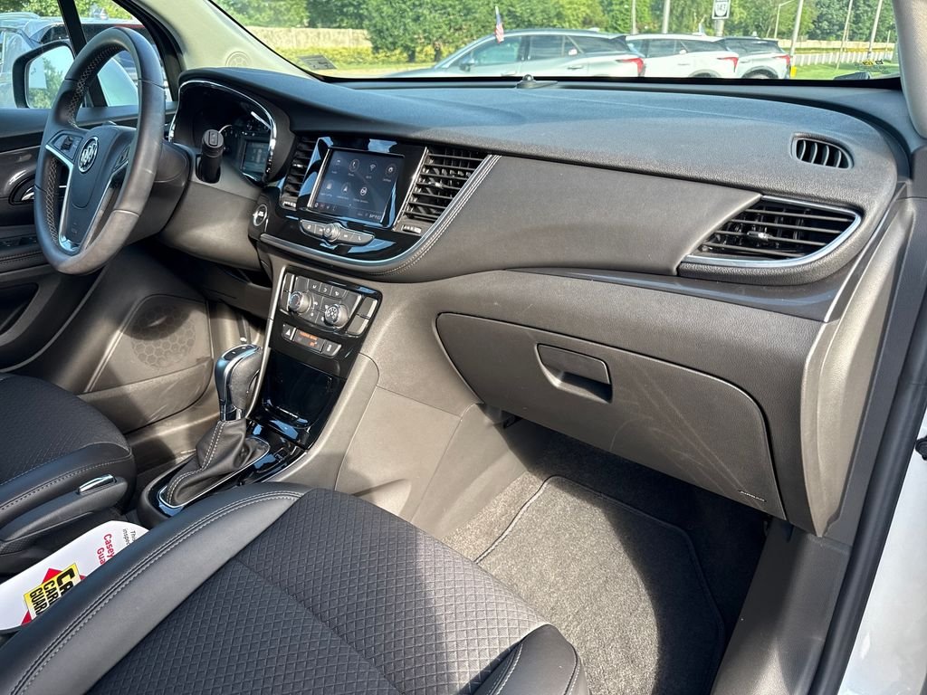 Used 2022 Silver Buick Preferred image 24