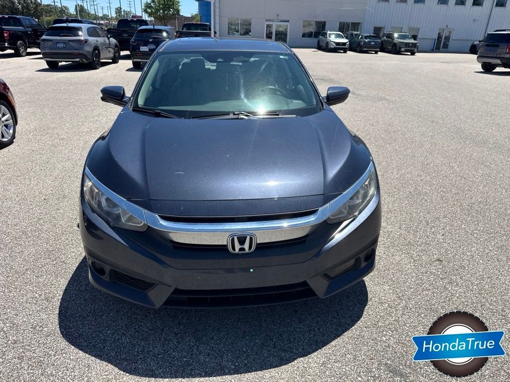 Used 2018  Honda EX image 2