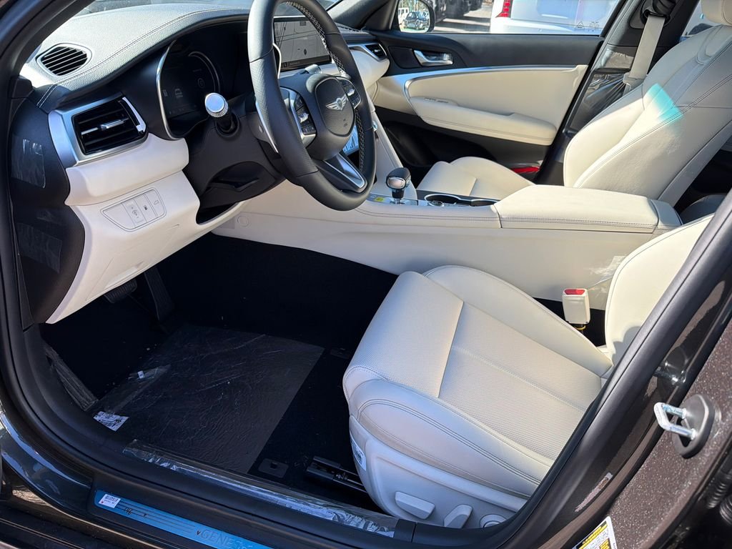 2026 GENESIS G70 Standard - Photo 9