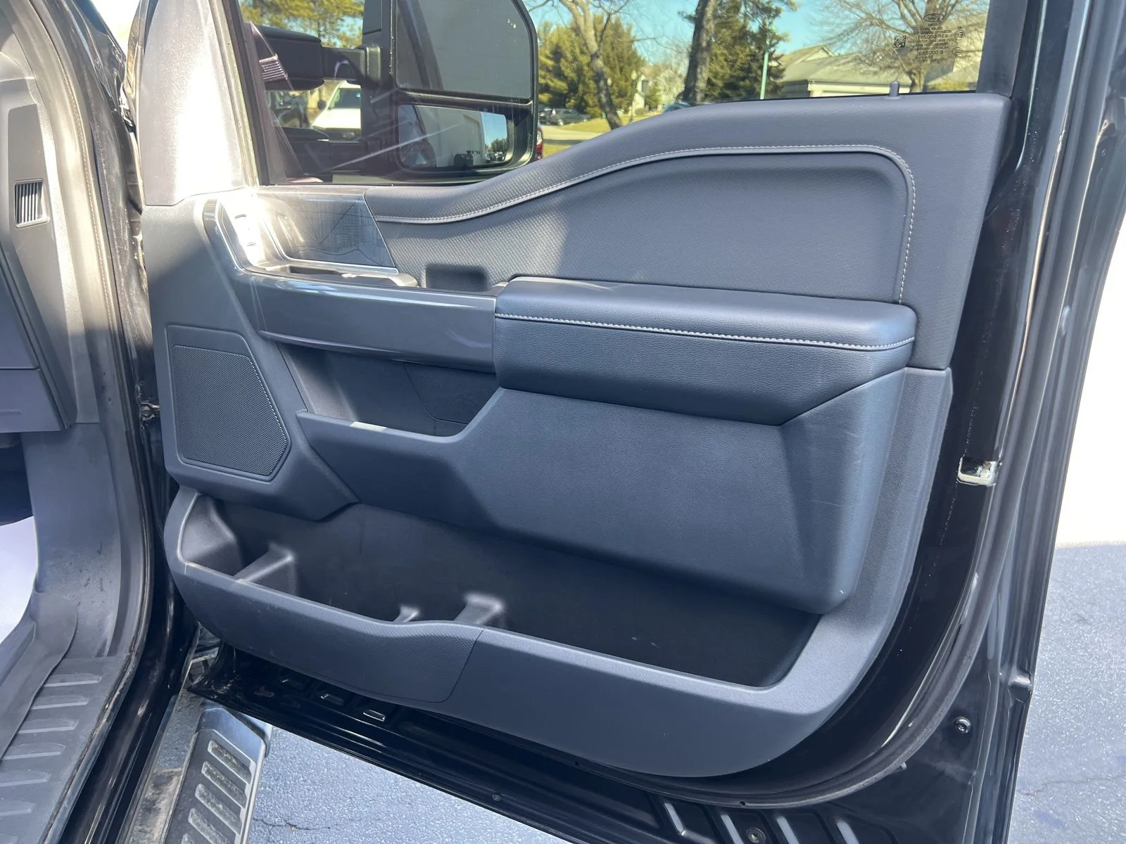 Used 2022 Black Metallic Ford XLT image 32