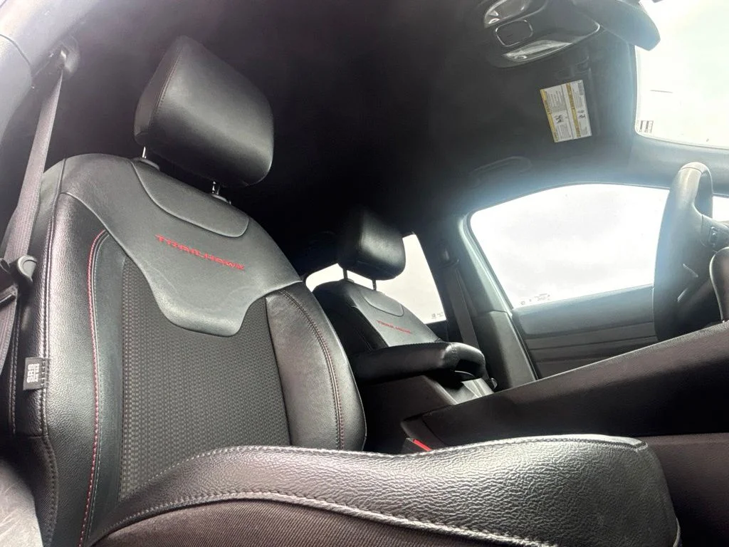 Used 2024 White Jeep Trailhawk image 27