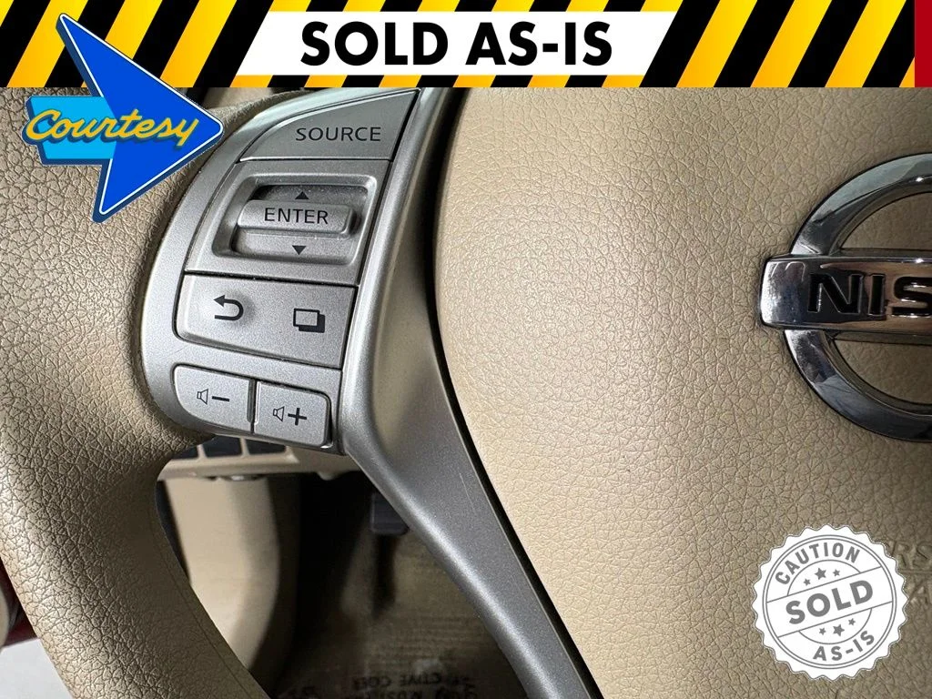 Used 2015 Red Nissan S image 24