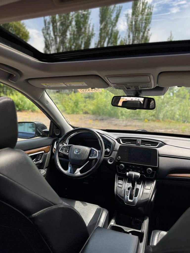 Used 2017 Dark Olive Metallic Honda Touring image 30