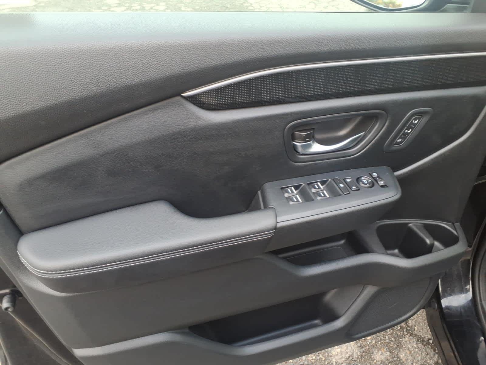 2023 Honda Pilot Elite - Photo 17
