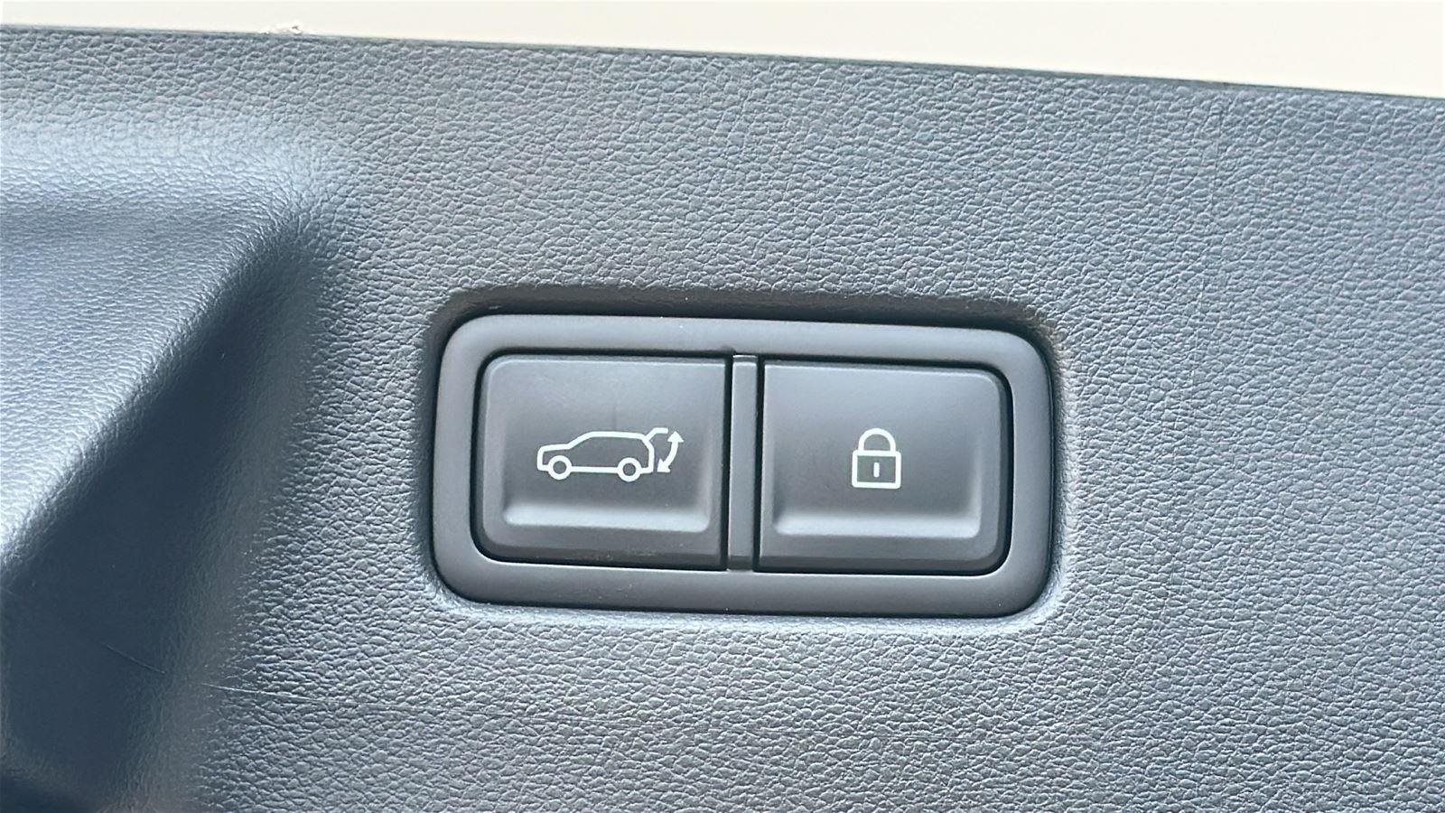 New 2025 Shimmering Silver Hyundai Limited image 41