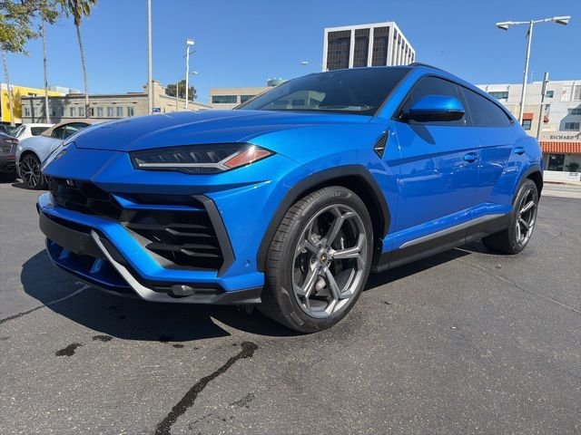 Used 2021 Blue Lamborghini Base image 5