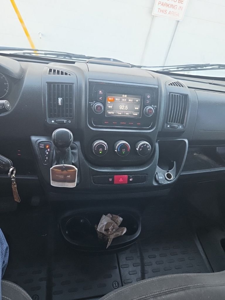 Used 2018 White Ram Base image 2