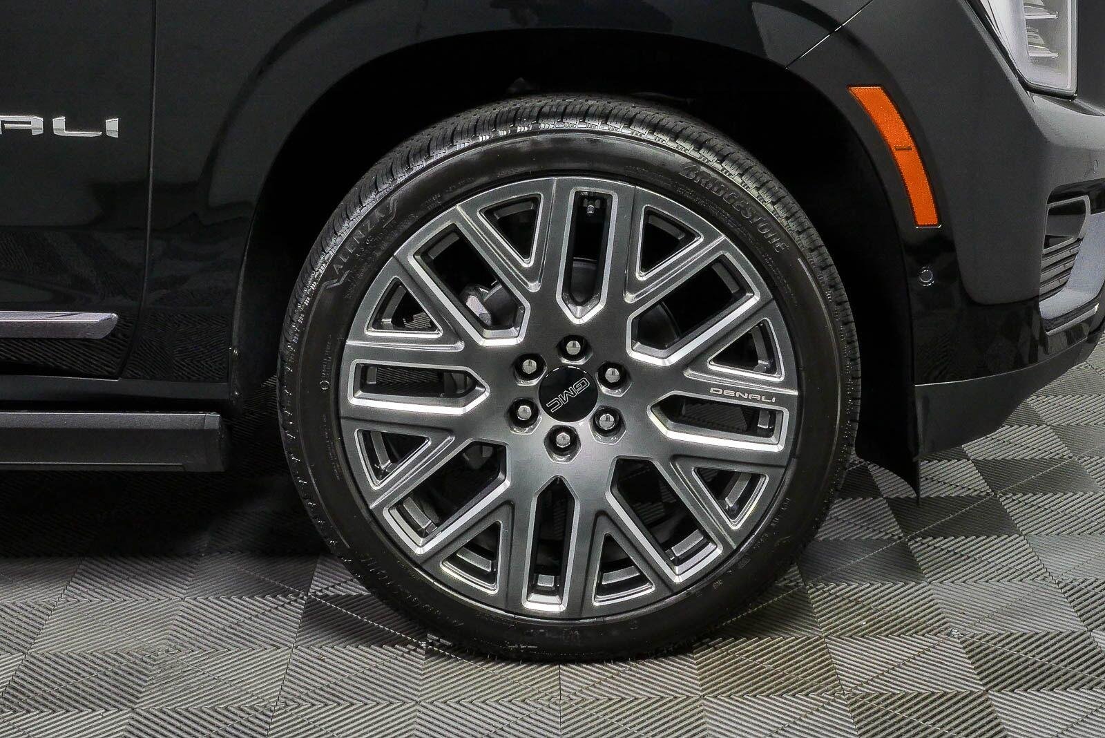 2026 GMC Yukon Denali Ultimate - Photo 41
