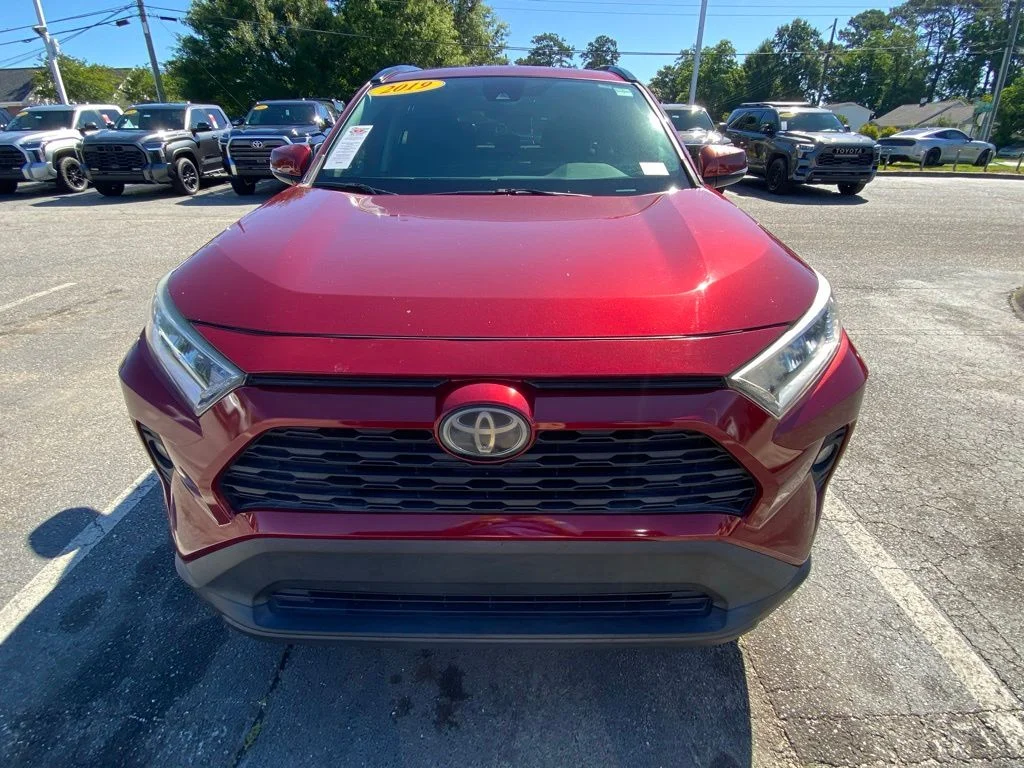 Used 2019 Red Toyota XLE image 20