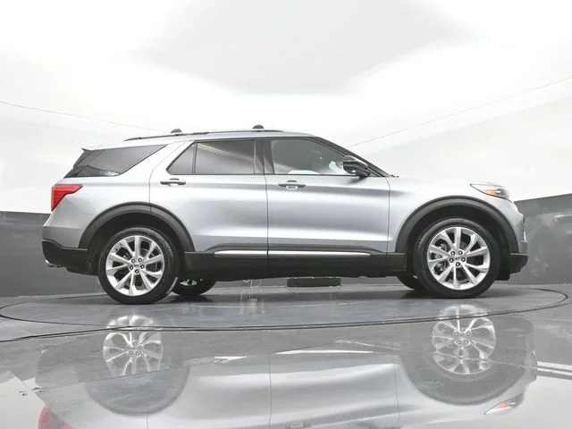 Used 2023 Silver Ford Platinum image 42