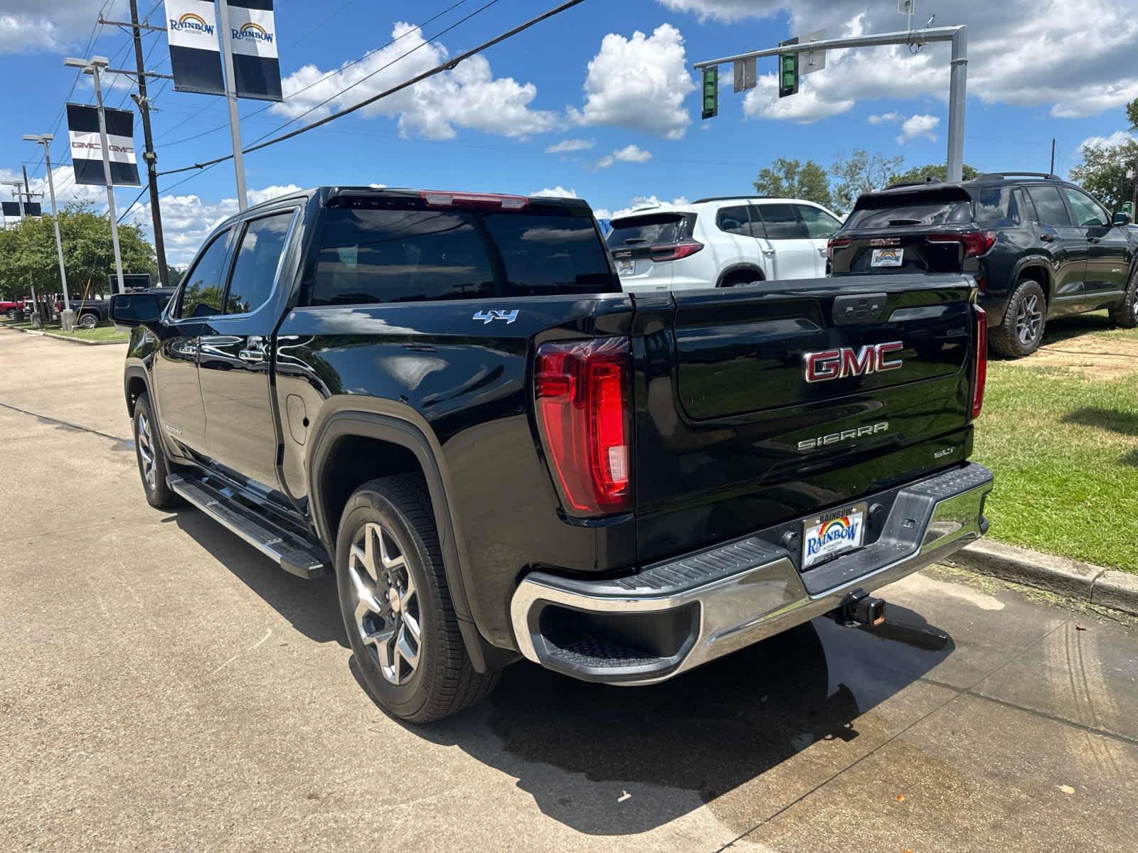 Used 2024 Onyx Black GMC SLT image 5