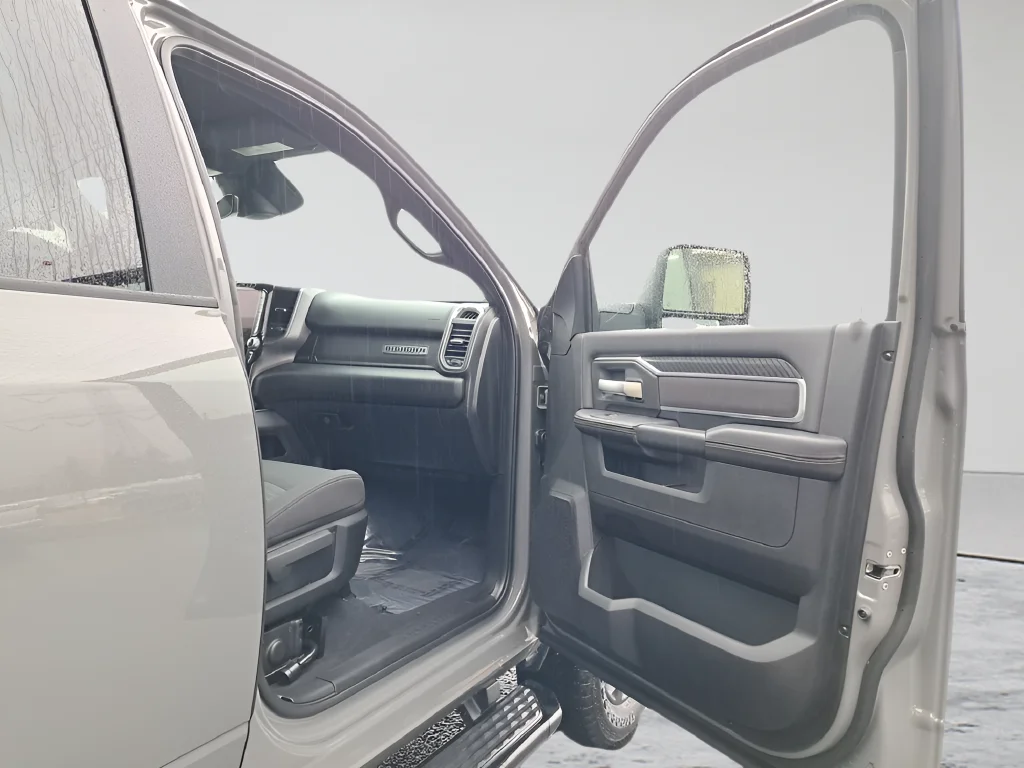 2026 RAM 2500 Big Horn - Photo 15